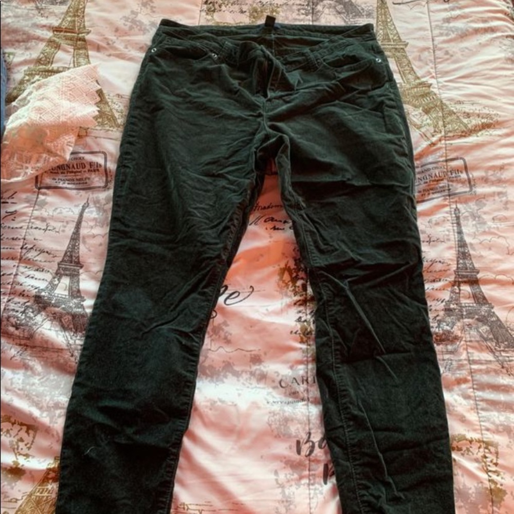 🦋green velvet pants
